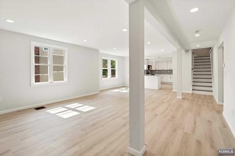 29 S Lake Dr, Hackensack, NJ 07601 photo 1