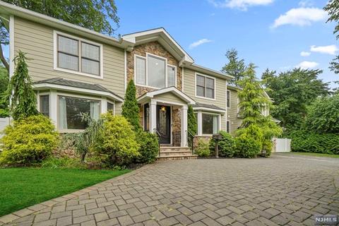 39 Knickerbocker Rd, Demarest, NJ 07627 photo 1