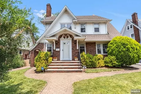 261 Cherry Ln, Teaneck, NJ 07666 photo 1