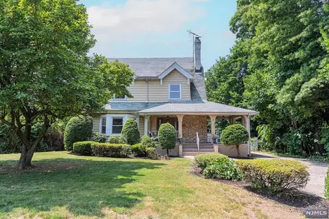 95 Summit Ave, Hackensack, NJ 07601 photo 1