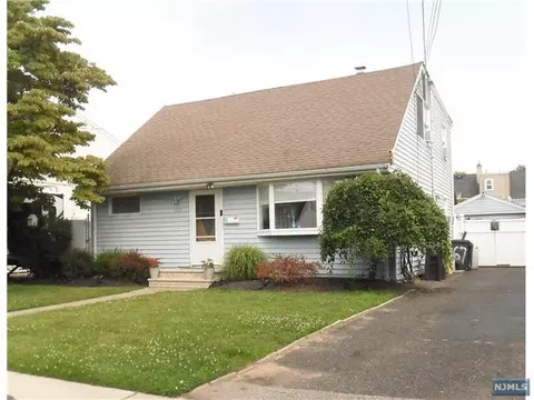 167 Oxford Ave, Saddle Brook, NJ 07663