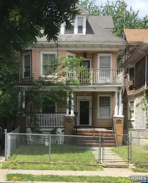 79 N Munn Ave, East Orange, NJ 07017