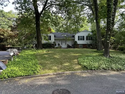 1 Elbrook Dr, Allendale, NJ 07401