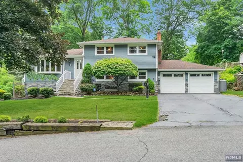 48 Spruce Ter, Wayne, NJ 07470 photo 1
