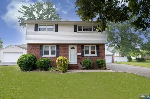 715 Evans St, Paramus, NJ 07652 photo 1