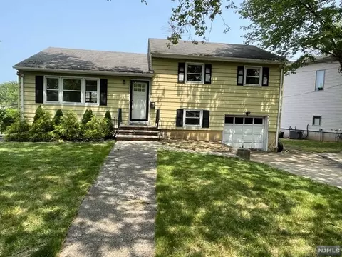 641 Terrace Dr, Paramus, NJ 07652 photo 1