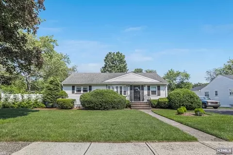 607 Roosevelt Blvd, Paramus, NJ 07652 photo 1