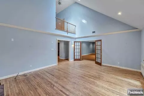 Living - 25 Ackerman Rd, Saddle River, NJ 07458 photo 5 of 7