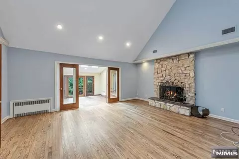 Living - 25 Ackerman Rd, Saddle River, NJ 07458 photo 2 of 7