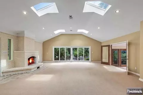 Living - 25 Ackerman Rd, Saddle River, NJ 07458 photo 6 of 7