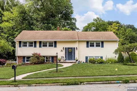 44 Brighton Ter, Wayne, NJ 07470 photo 1