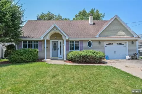 1 Scheele Pl, Saddle Brook, NJ 07663 photo 1