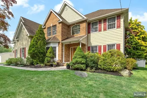 12 Perrin Dr, Wayne, NJ 07470 photo 1