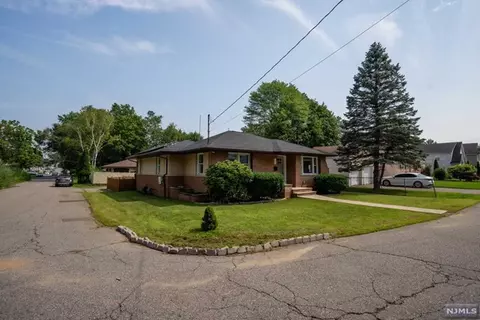 106 Beech St, Dover, NJ 07801 photo 1