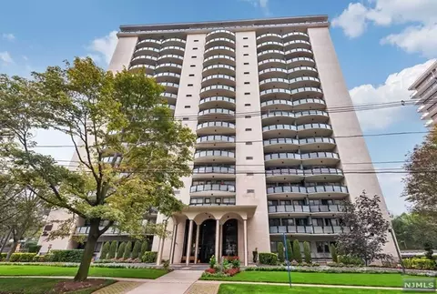 125 Prospect Ave #5D, Hackensack, NJ 07601