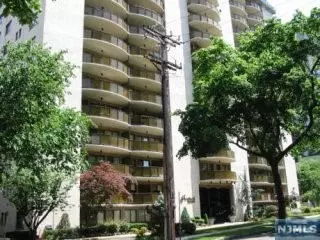150 Overlook Ave #3C, Hackensack, NJ 07601 photo 1