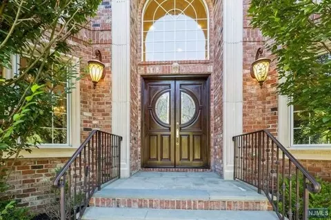 452 Piermont Rd, Demarest, NJ 07627