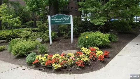 3061 Edwin Ave #5D, Fort Lee, NJ 07024
