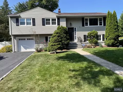 151 Andover Dr, Wayne, NJ 07470 photo 1