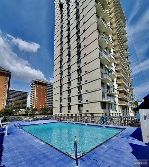 160 Overlook Ave #9A, Hackensack, NJ 07601 photo 1