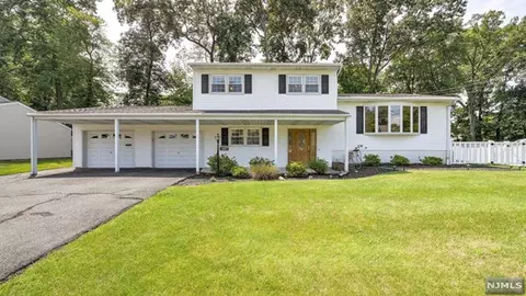 12 Pitman Pl, Wayne, NJ 07470 photo 1