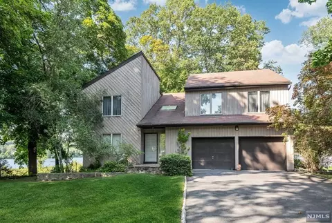 12 Noreen Ln, Wayne, NJ 07470 photo 1