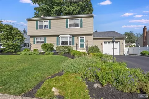 12 Kievit Rd, Wayne, NJ 07470 photo 1