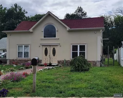 137 James St, Rochelle Park, NJ 07662