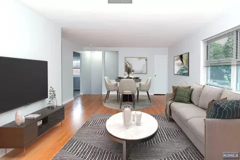 418 Esplanade #12, Hackensack, NJ 07601