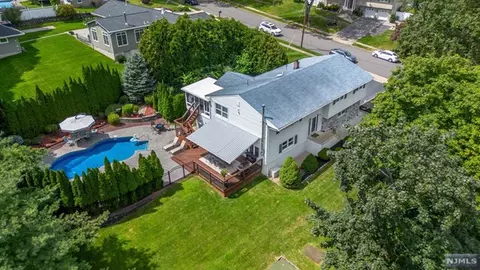 4 Halsey Rd, Wayne, NJ 07470 photo 1