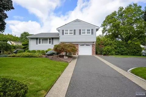 17 Spring Valley Rd, Paramus, NJ 07652 photo 1