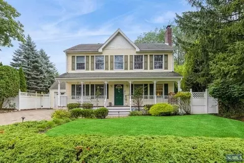 142 County Rd, Demarest, NJ 07627 photo 1