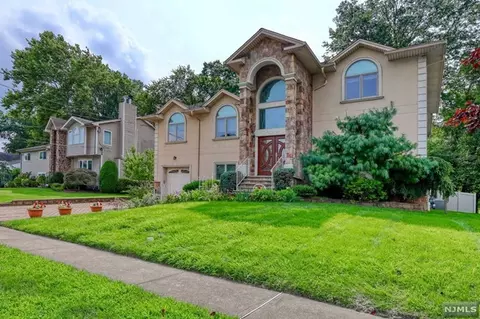 16-10 Alden Ter, Fair Lawn, NJ 07410