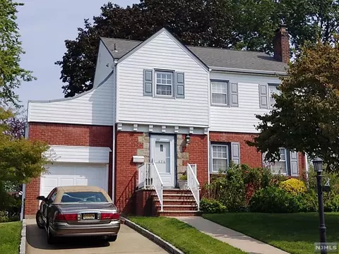 474 Colonial Ter, Hackensack, NJ 07601