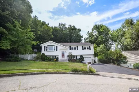 35 Held Ter, Wanaque, NJ 07465 photo 1