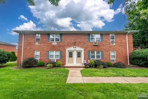 1124 Valley Rd #2A, Wayne, NJ 07470 photo 1