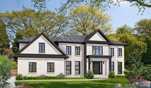 7 Spinnler Ct, North Haledon, NJ 07508