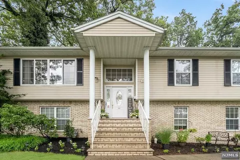 141 E Prospect St, Waldwick, NJ 07463 photo 1
