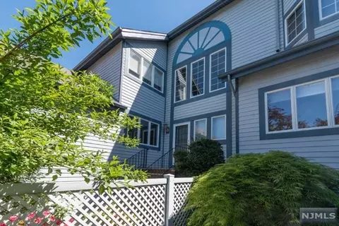 61 Birch Ln, Wayne, NJ 07470 photo 1
