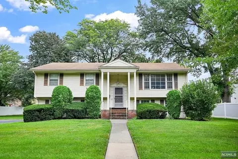 107 Jackson Pl, Paramus, NJ 07652 photo 1