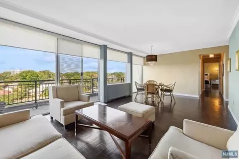4 Horizon Rd # 1212, Fort Lee, NJ 07024