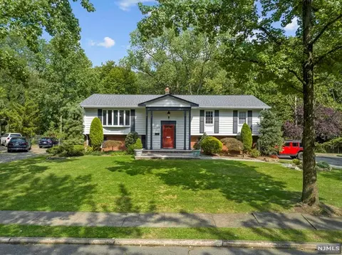 108 Brown Cir, Paramus, NJ 07652 photo 1