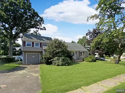 8-10 Mason Pl, Fair Lawn, NJ 07410