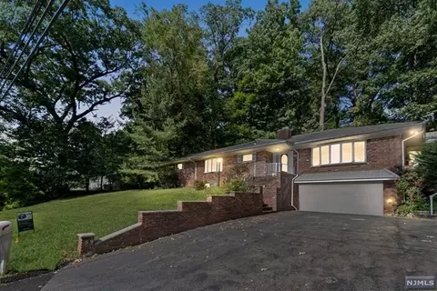 59 Jackson Ave, Wayne, NJ 07470 photo 1