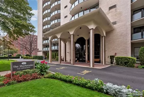 125 Prospect Ave #18E, Hackensack, NJ 07601