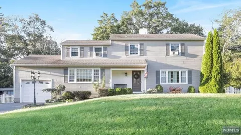 16 Post Pl, West Milford, NJ 07435 photo 1