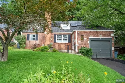 28 Wayne Ave, River Edge, NJ 07661 photo 1