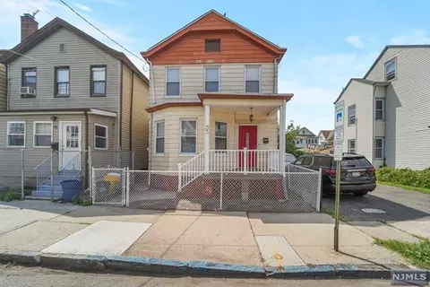 55 Manchester Ave, Paterson, NJ 07502
