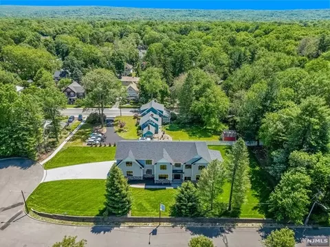 47 Summit Pl, Haworth, NJ 07641