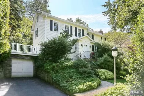 10 Maple Ave, Demarest, NJ 07627 photo 1
